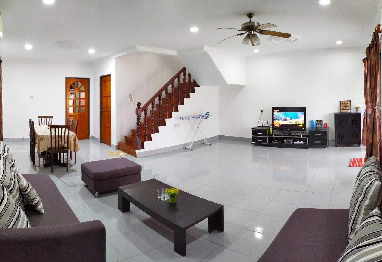 Victoria Homestay Sibu - Next To Shopping Complex & Large Car Park Area With Autogate Ngoại thất bức ảnh